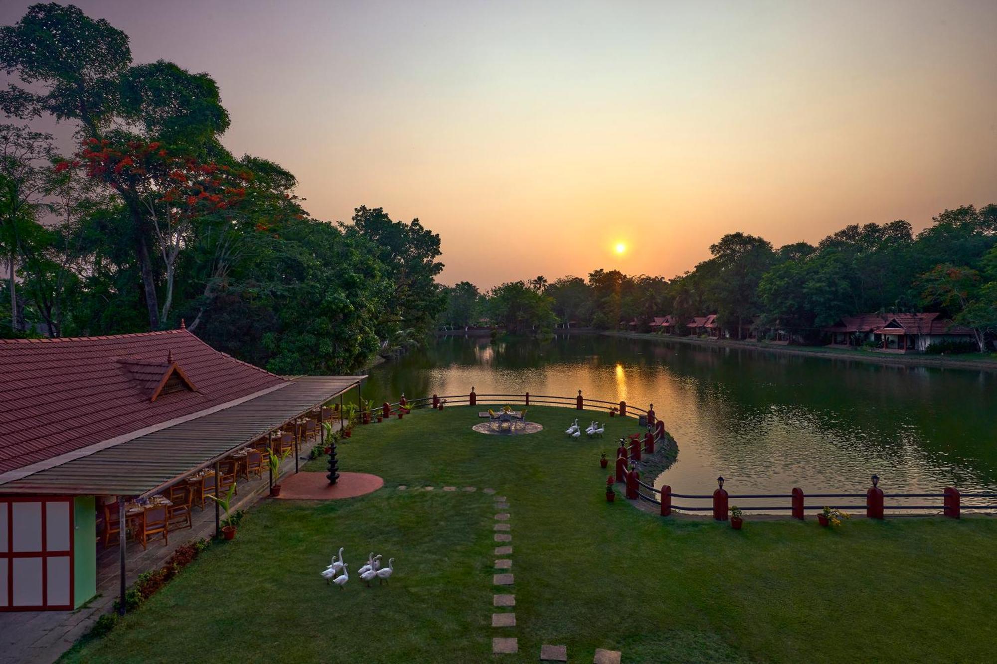 Taj Kumarakom Resort And Spa Kerala Εξωτερικό φωτογραφία